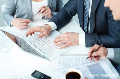 資格審查到底該由誰來審？——基于招投標代理服務的視角